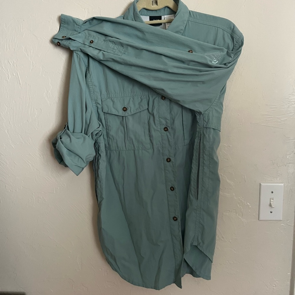 The North Face Shirt Women’s Size M-M Great for Camping, Hiking, Lake, etc.